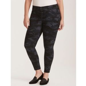 Torrid 18 Camo Jegging